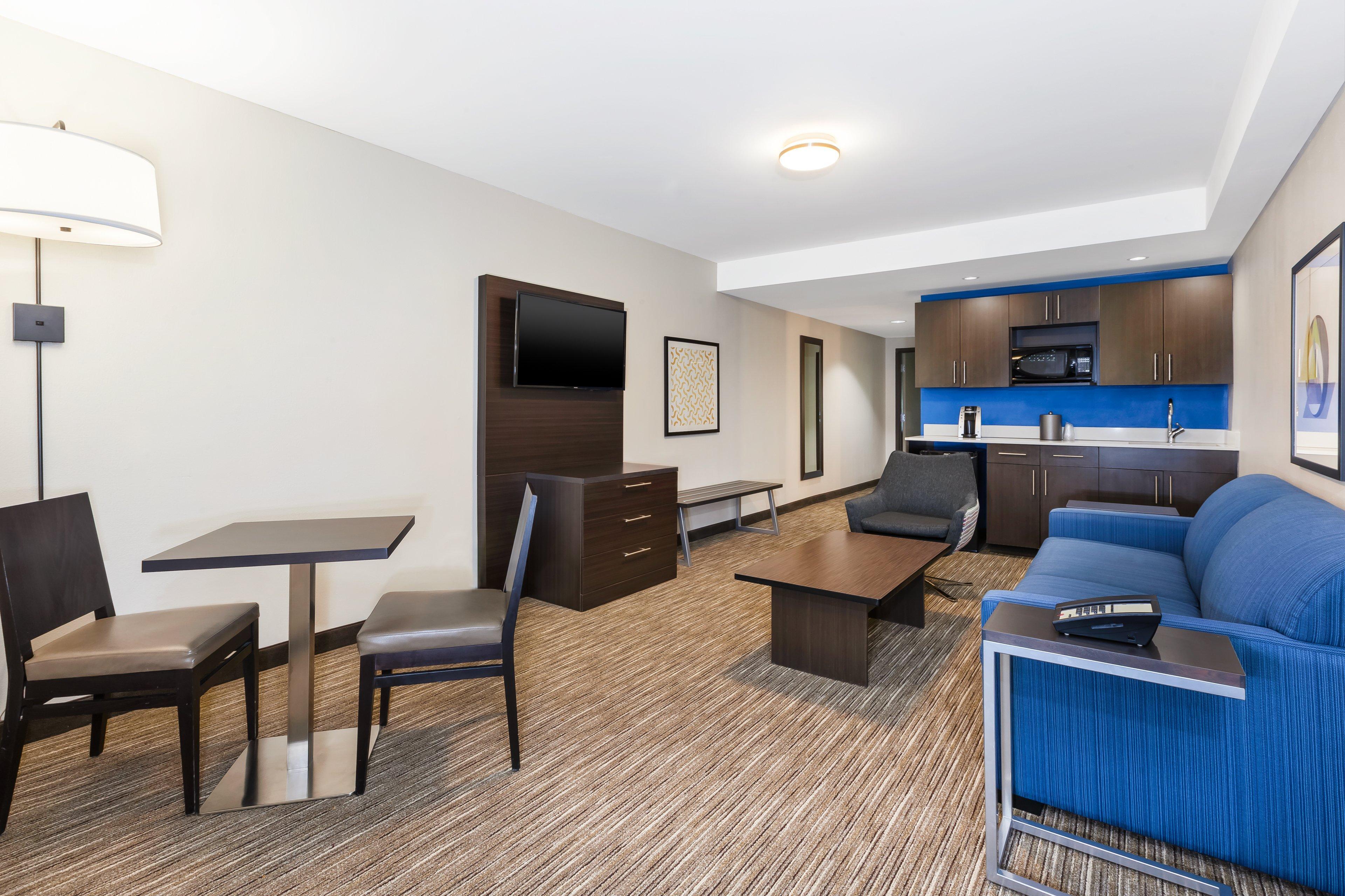 Holiday Inn Express Winnipeg Airport - Polo Park By Ihg Exterior photo
