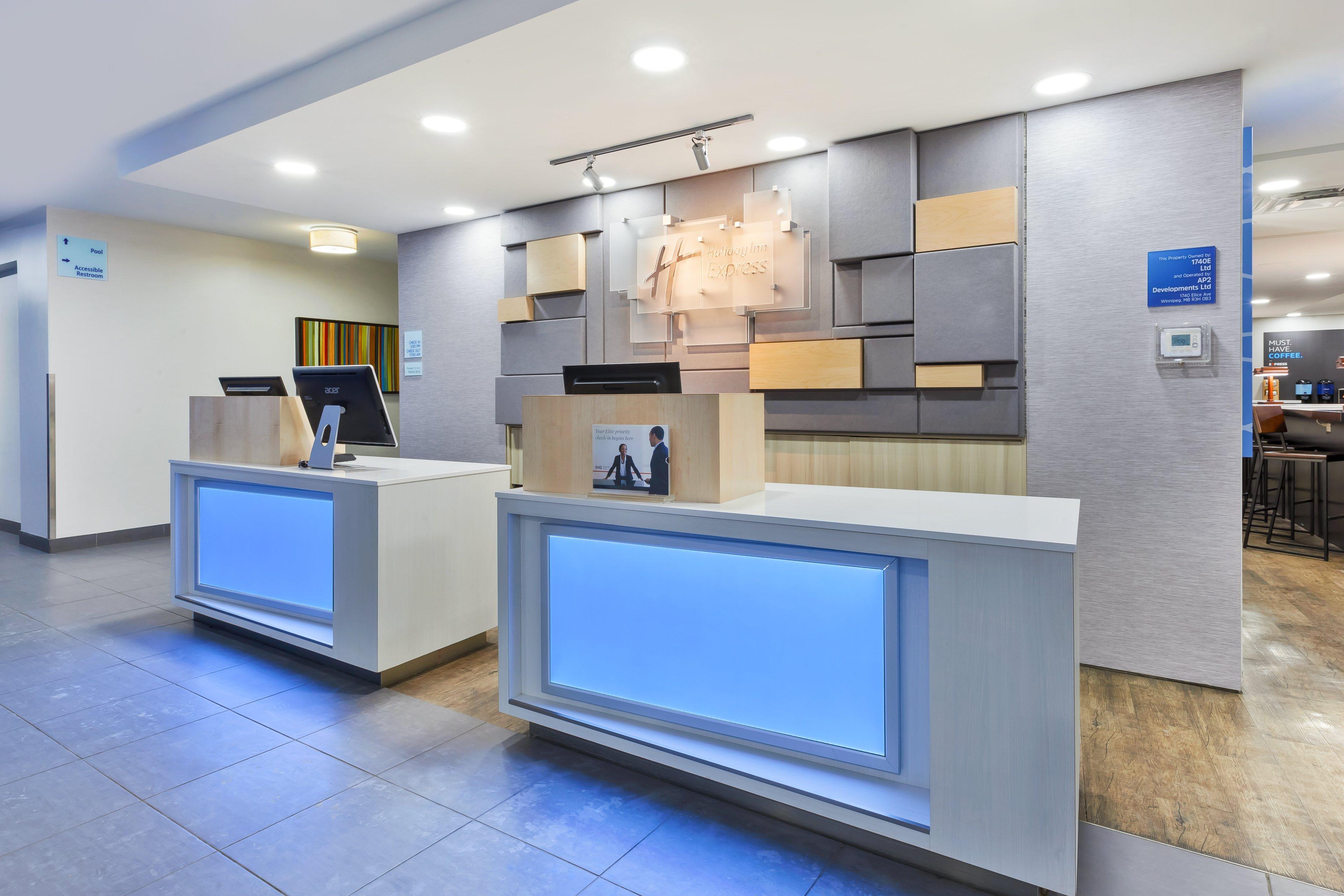 Holiday Inn Express Winnipeg Airport - Polo Park By Ihg Exterior photo