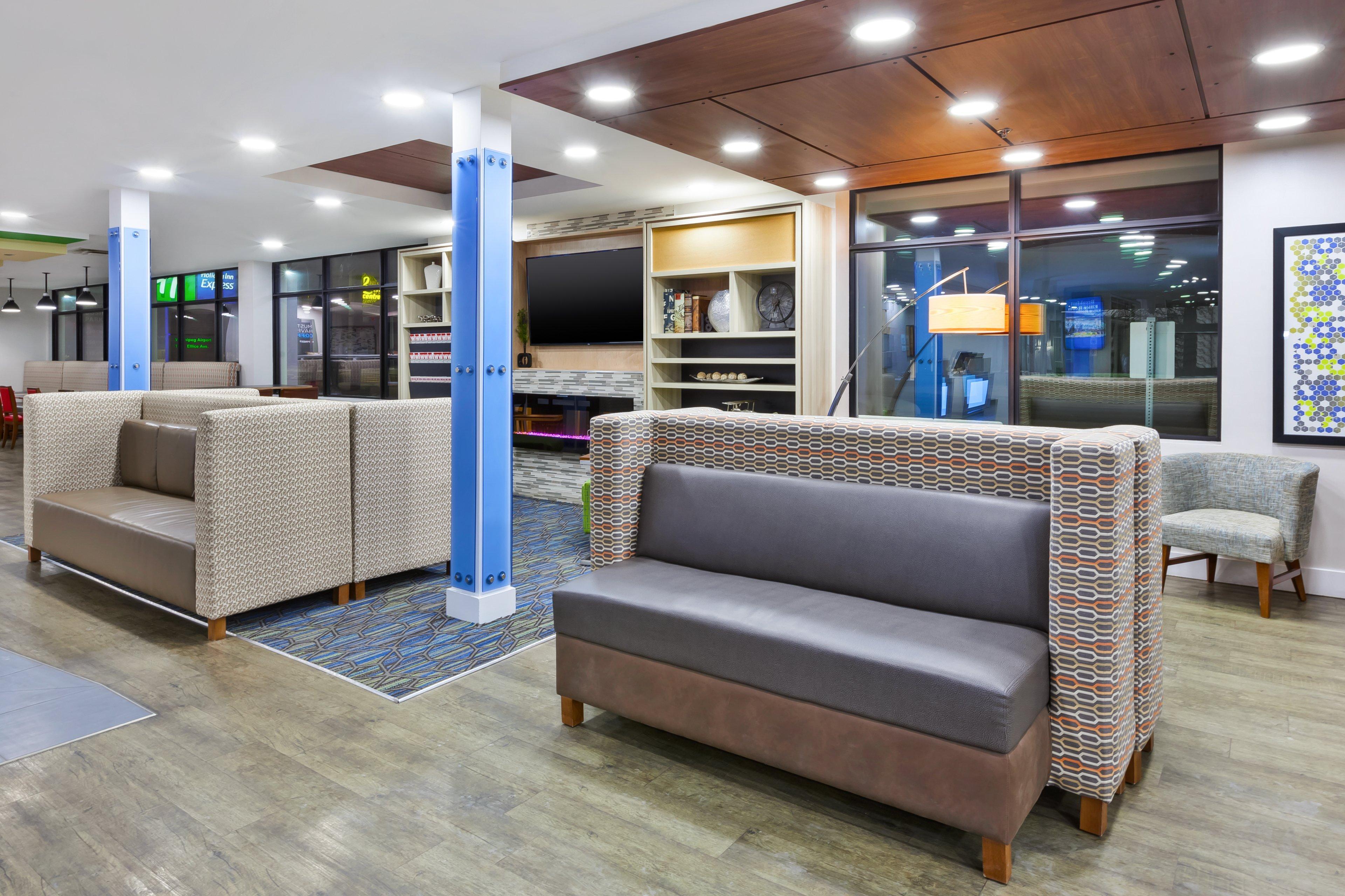 Holiday Inn Express Winnipeg Airport - Polo Park By Ihg Exterior photo