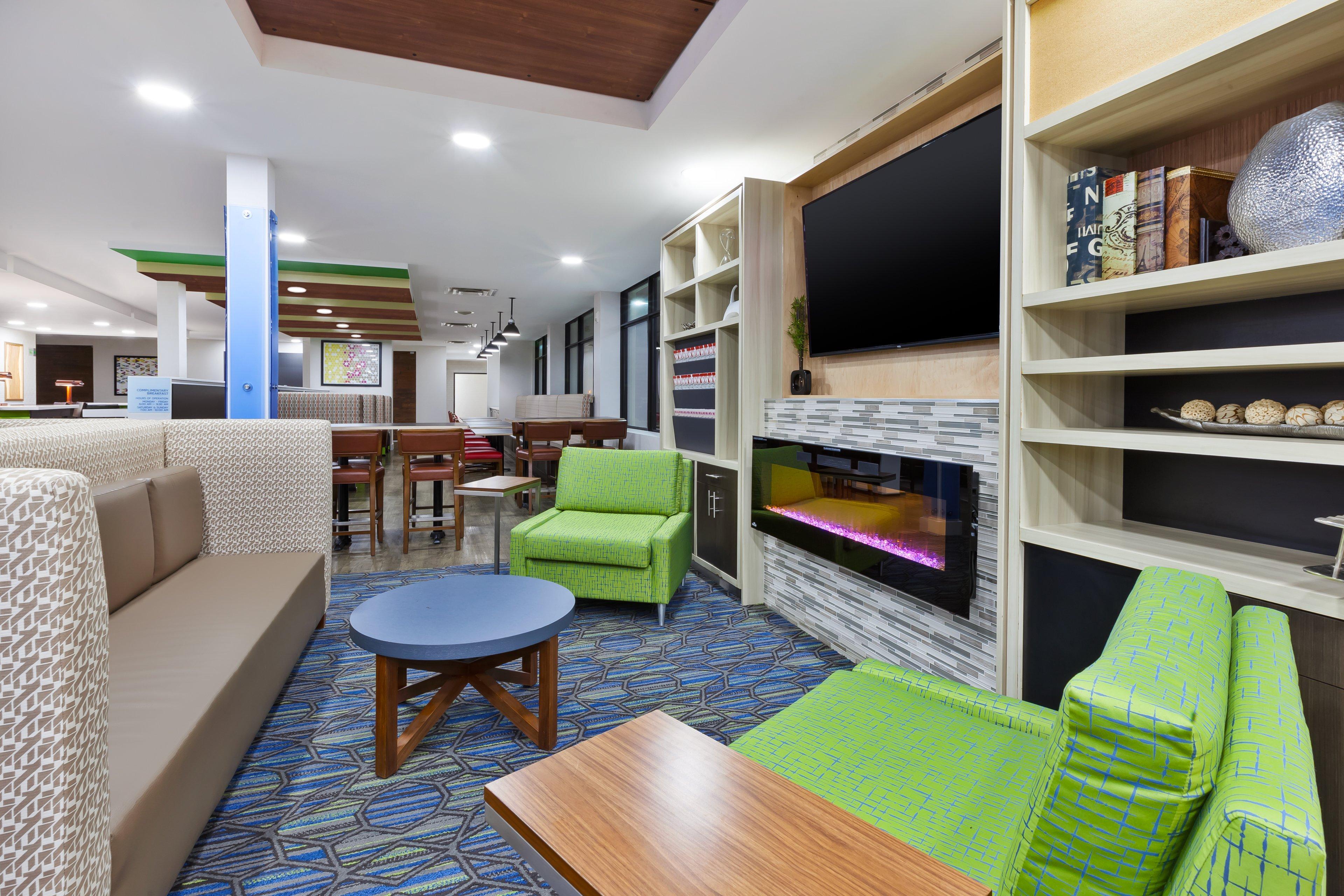 Holiday Inn Express Winnipeg Airport - Polo Park By Ihg Exterior photo
